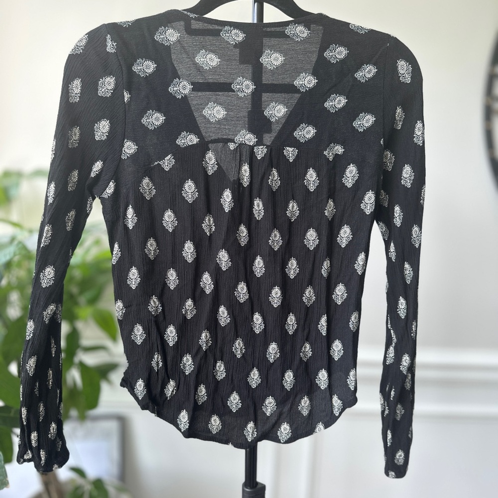 Mossimo wrap long sleeve shirt - Picture 2 of 5
